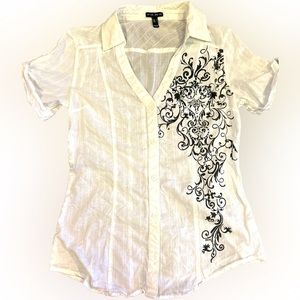 FANG juniors blouse that is marked large but it is smaller than that!